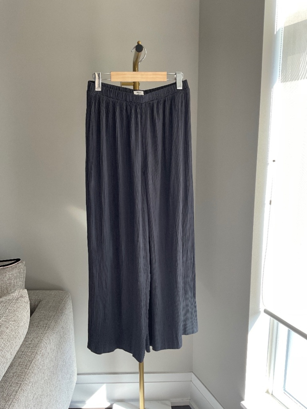 Wilfred Black Wide-Leg Pleated Pants